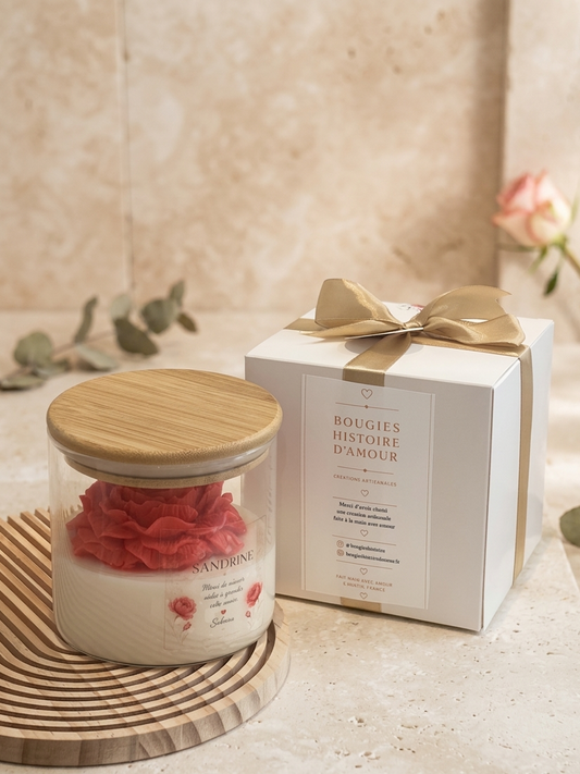 Bougie artisanale en cire de soja – Rose Éternelle (530 g, mèche en bois)