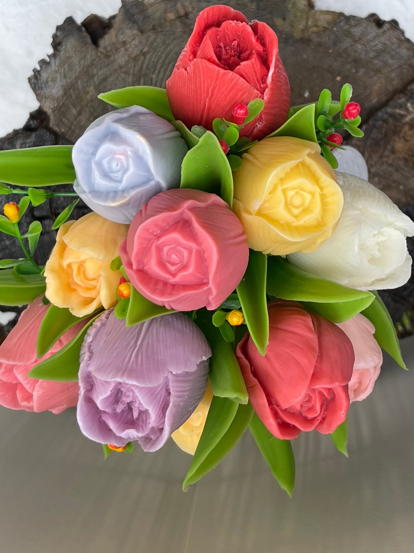 Bouquet de Tulipes en Savon – Fleurs Artisanales dans Arrosoir Céramique