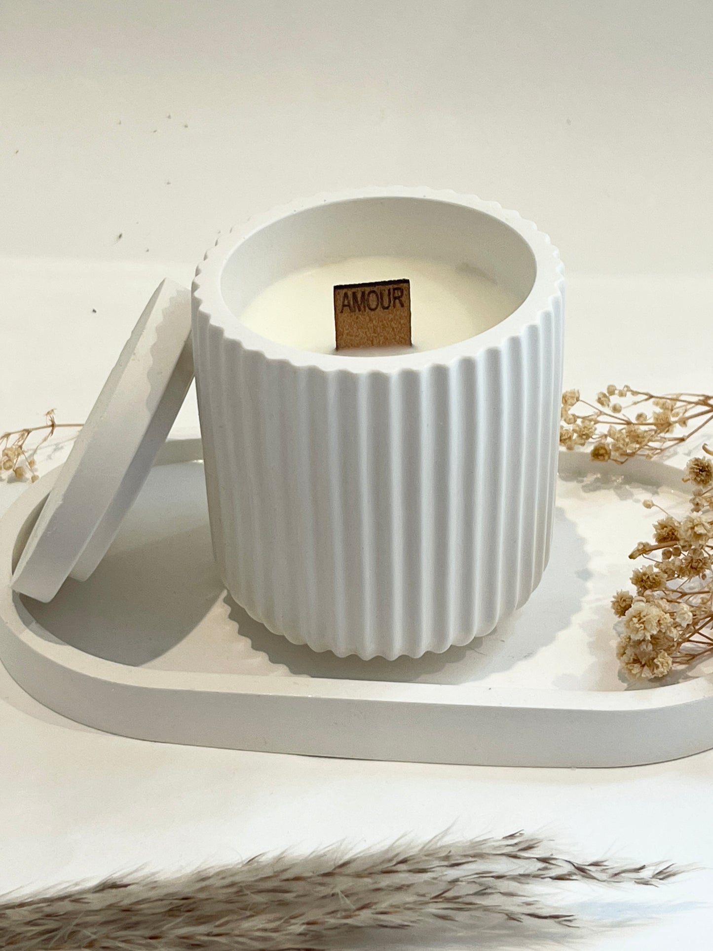 Bougie artisanale dans pot en jesmonite