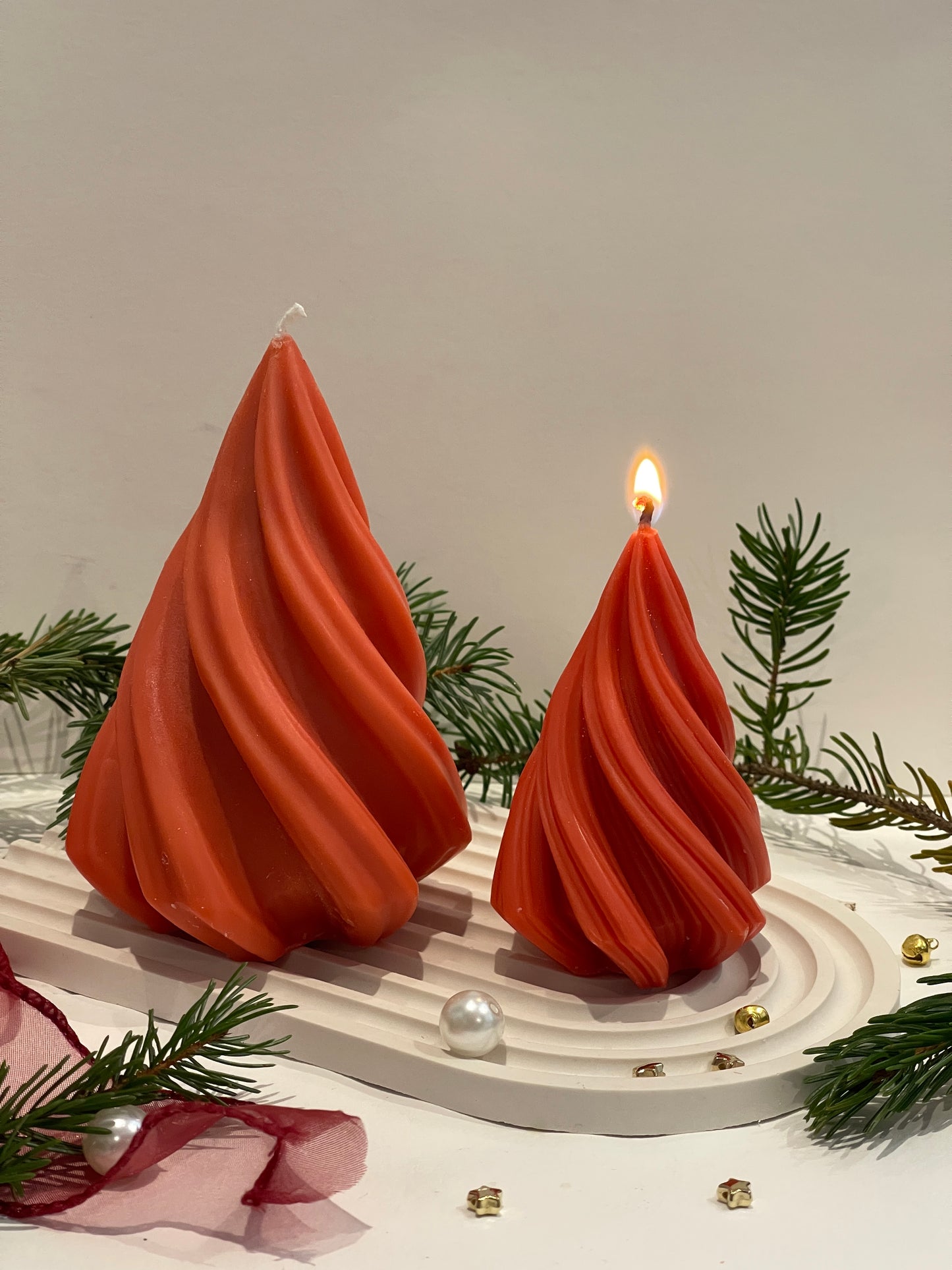 Bougie Sapin de Noël torsadé – cire de colza, parfum au choix
