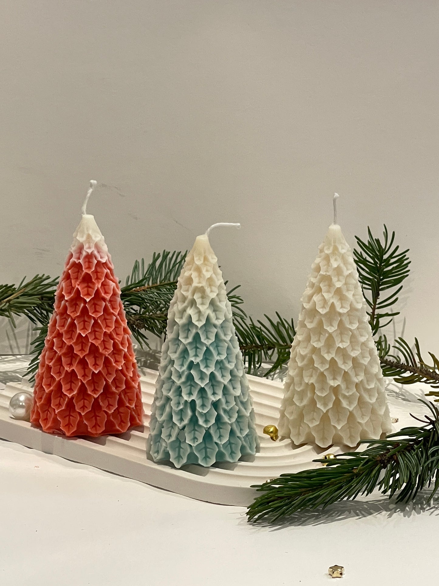 Bougie Sapin texturé – cire de colza, parfum au choix