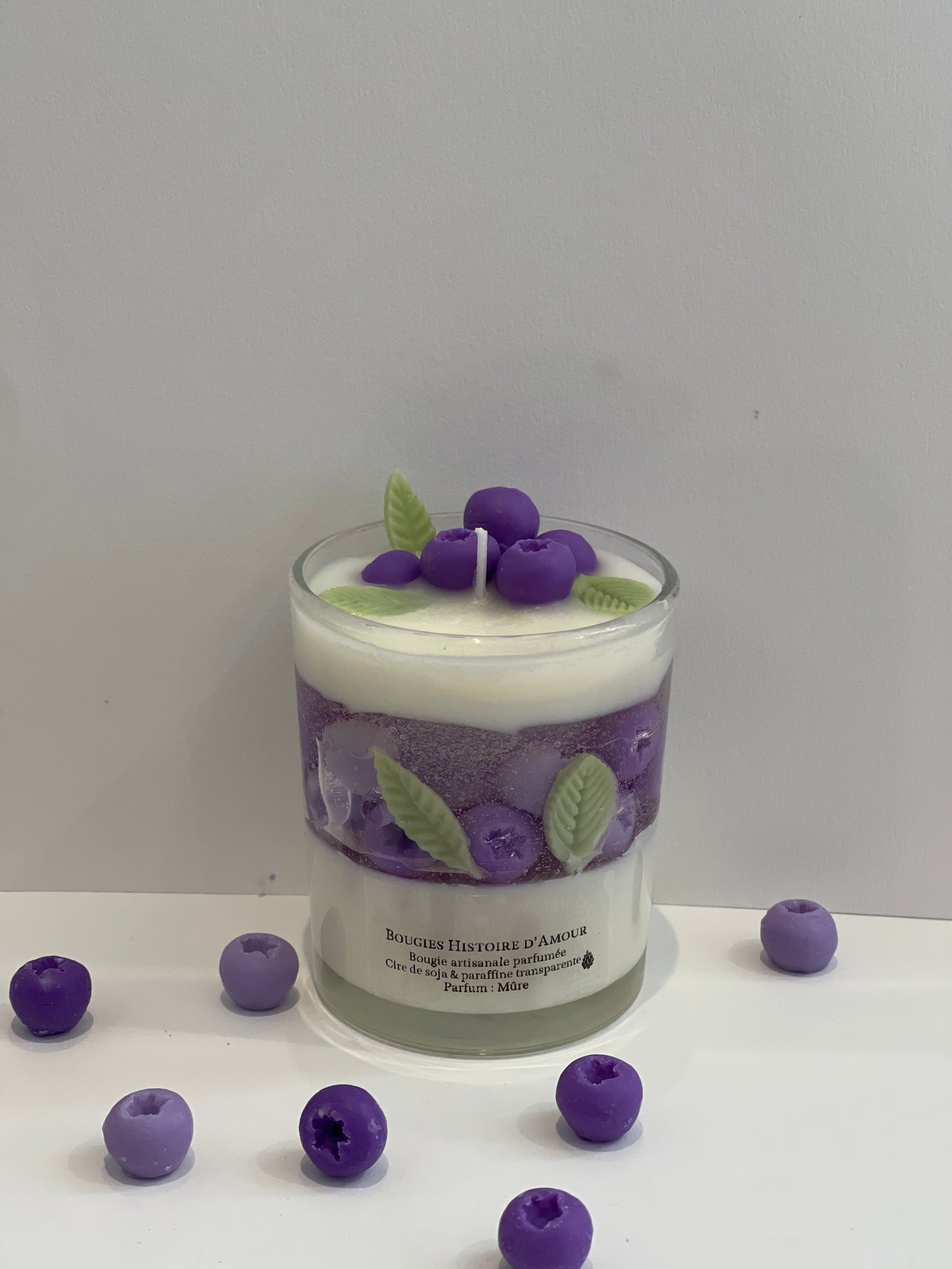 Une création unique signée Bougies Histoire d’Amour, idéale pour offrir ou pour décorer votre intérieur.