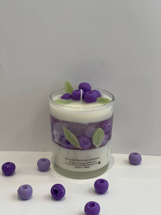 Une création unique signée Bougies Histoire d’Amour, idéale pour offrir ou pour décorer votre intérieur.