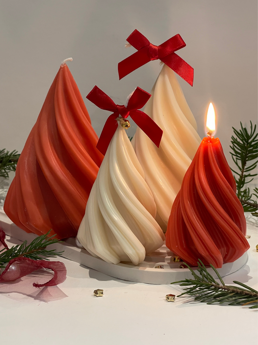 Bougie Sapin de Noël torsadé – cire de colza, parfum au choix