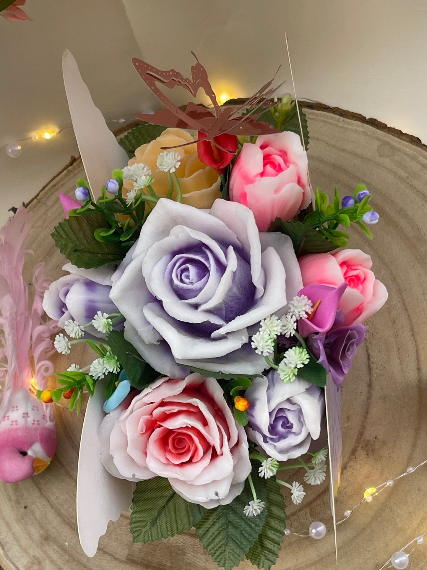 Bouquet en savon avec boîte papillon violette – Cadeau décoratif parfumé
