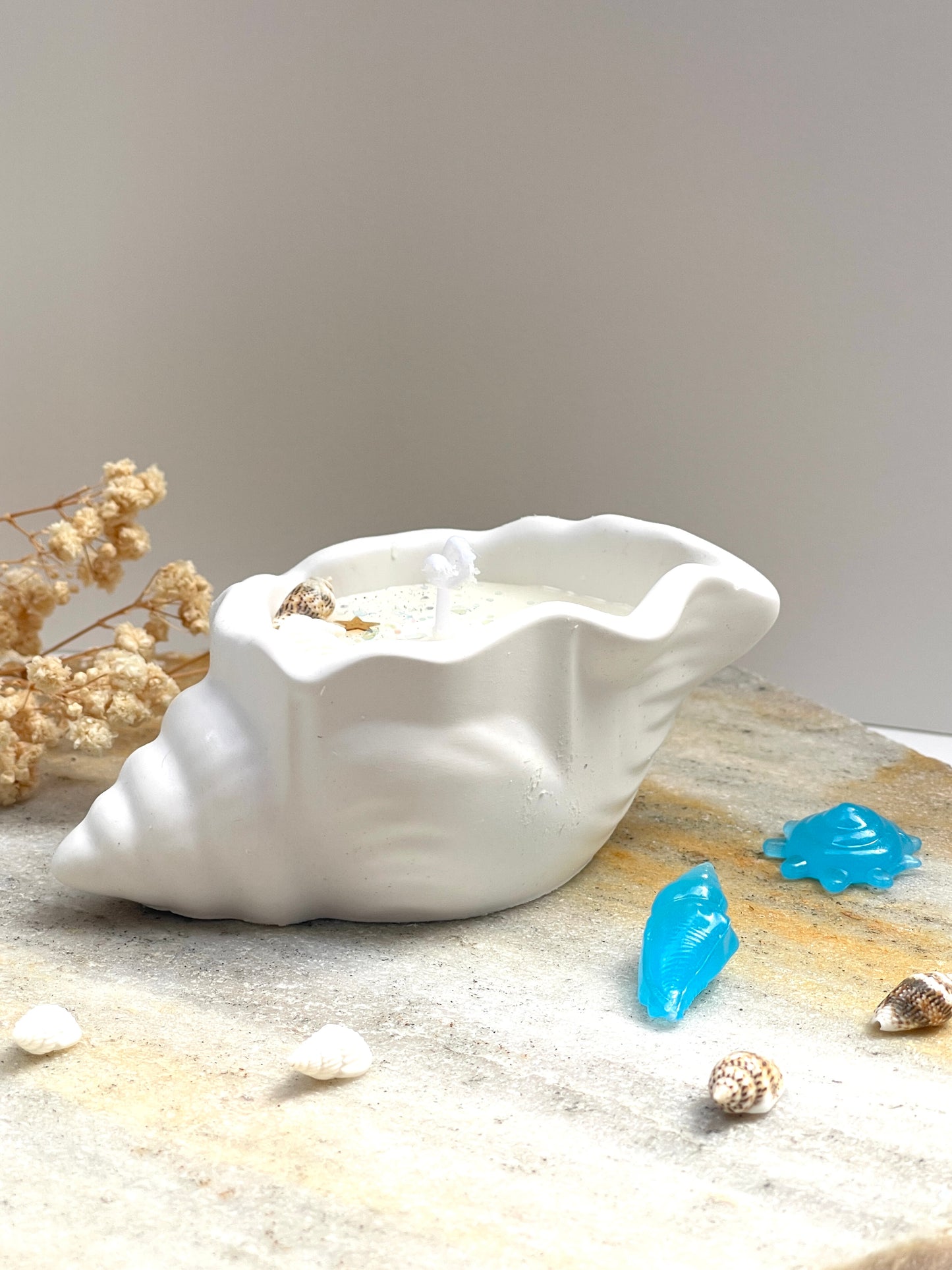 Bougie artisanale en coquillage – Fait main en jesmonite & cire parfumée