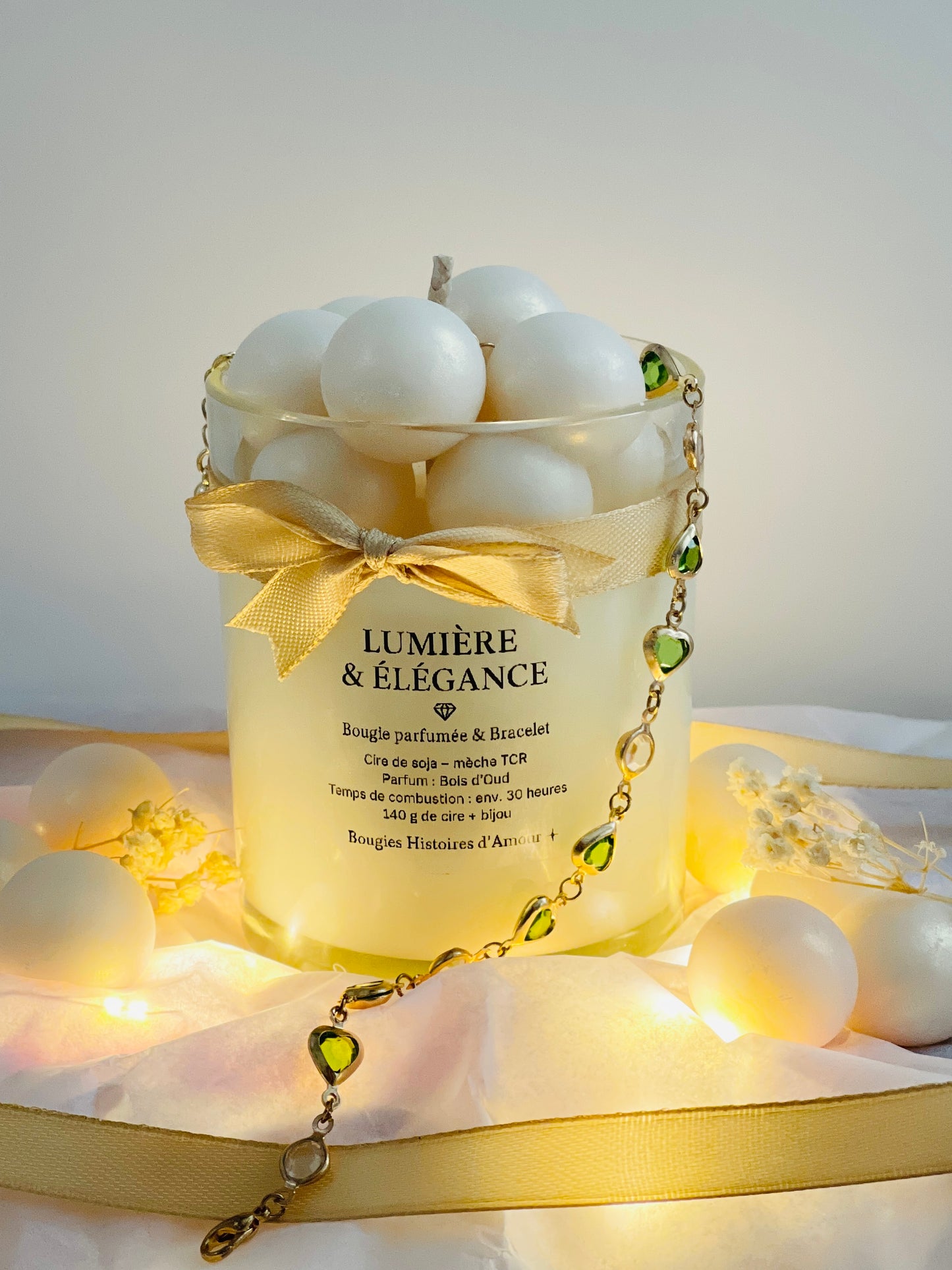 Bougie parfumée élégante – Perles nacrées & Bracelet surprise