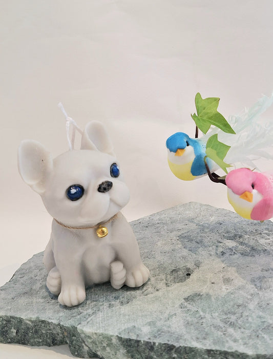 Bougie décorative - Petit Bouledogue Français | Fait main avec amour