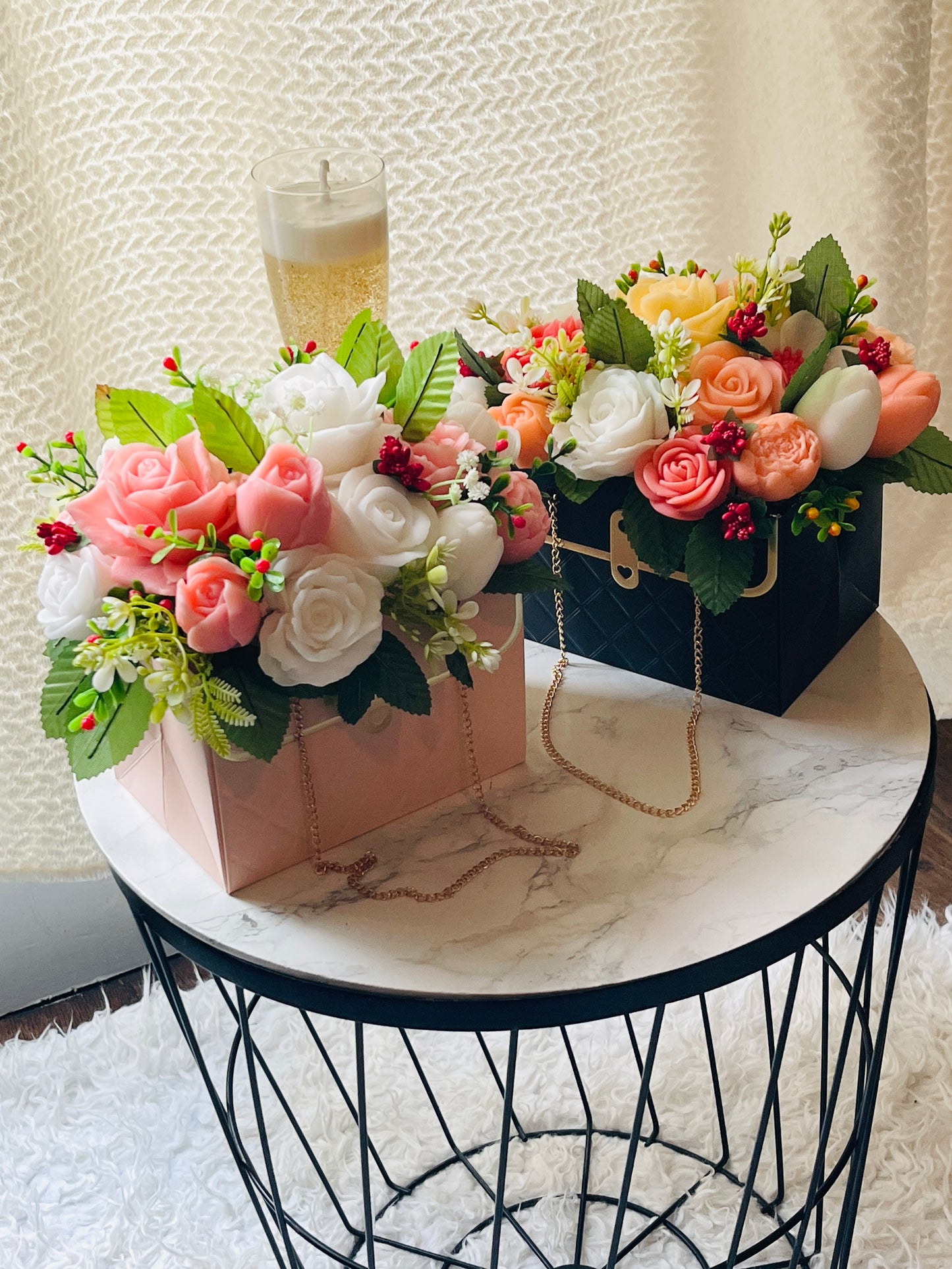 détail fleurs en savon faites main parfumées