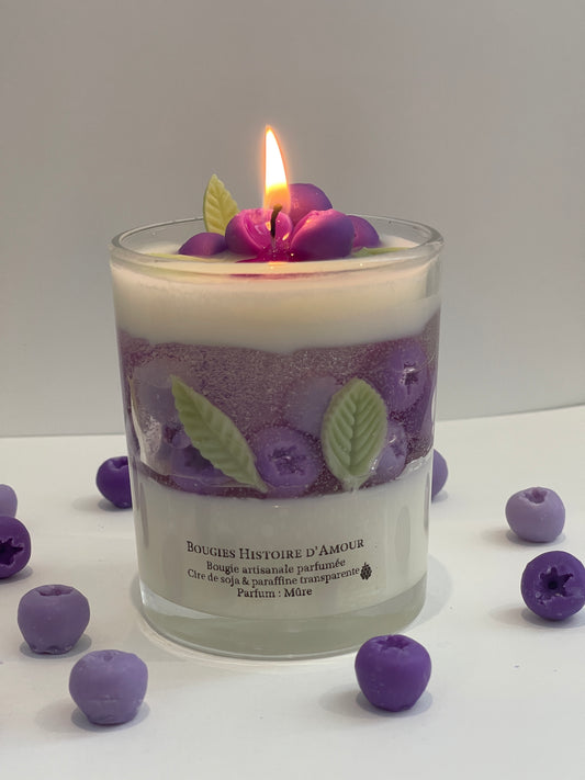 Une création unique signée Bougies Histoire d’Amour, idéale pour offrir ou pour décorer votre intérieur.