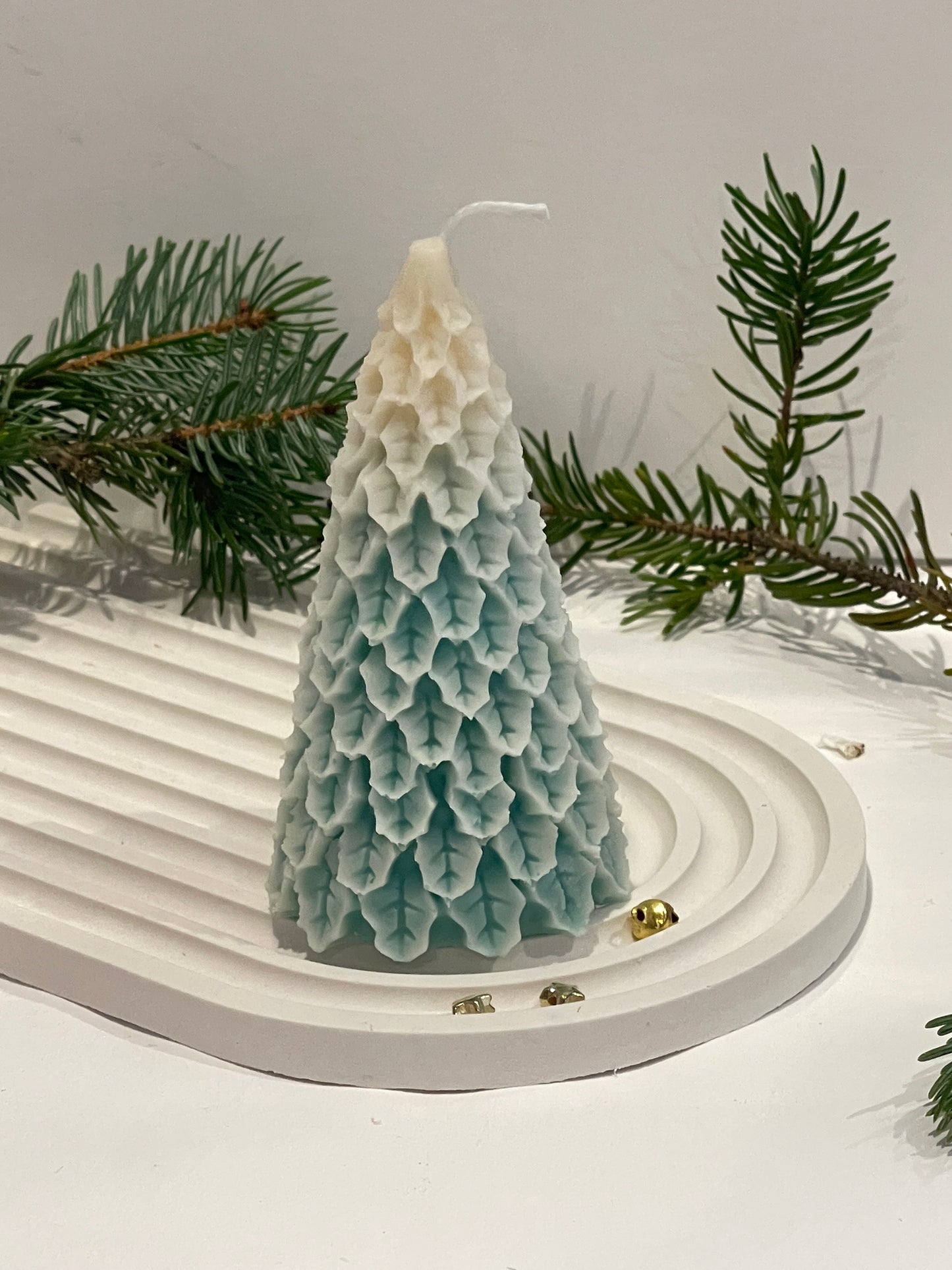 Bougie Sapin texturé – cire de colza, parfum au choix