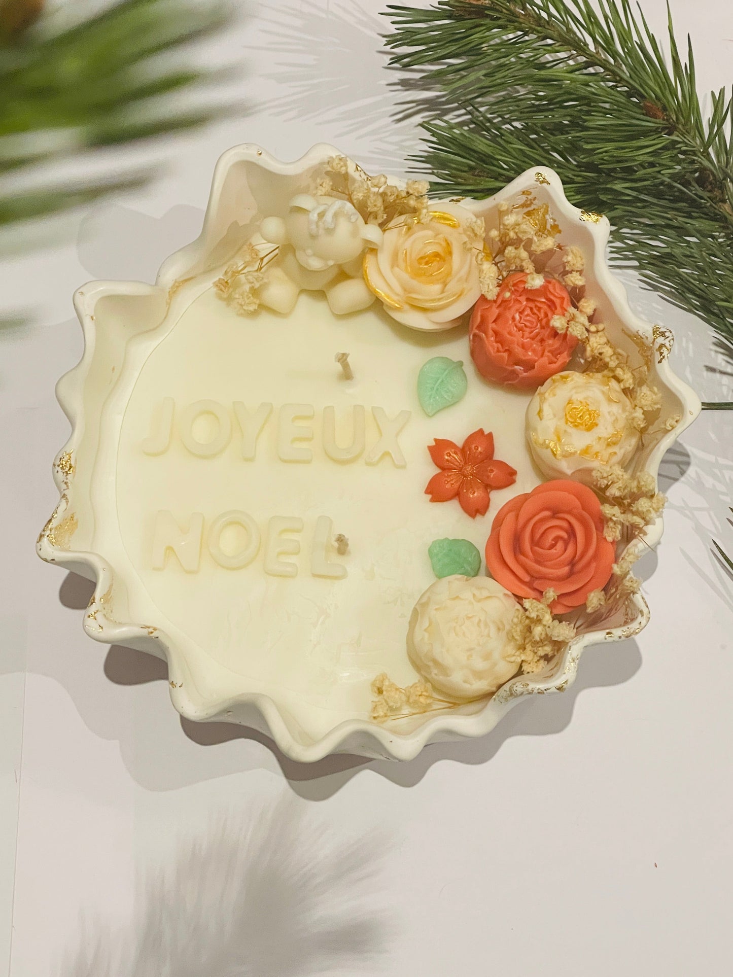 Bougie “Joyeux Noël” dans Vase en Jesmonite – Création Florale Unique