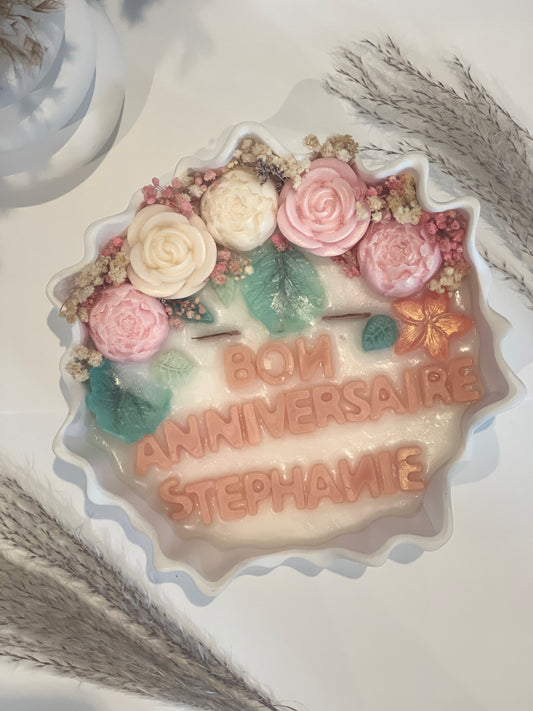 Bougie artisanale – Pièce unique en vase de jesmonite personnalisée