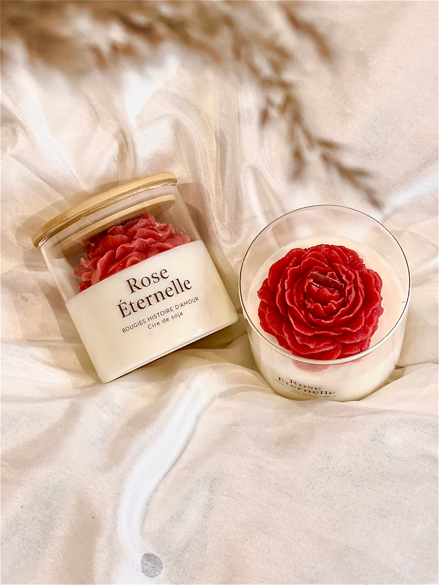 Bougie artisanale en cire de soja – Rose Éternelle (530 g, mèche en bois)